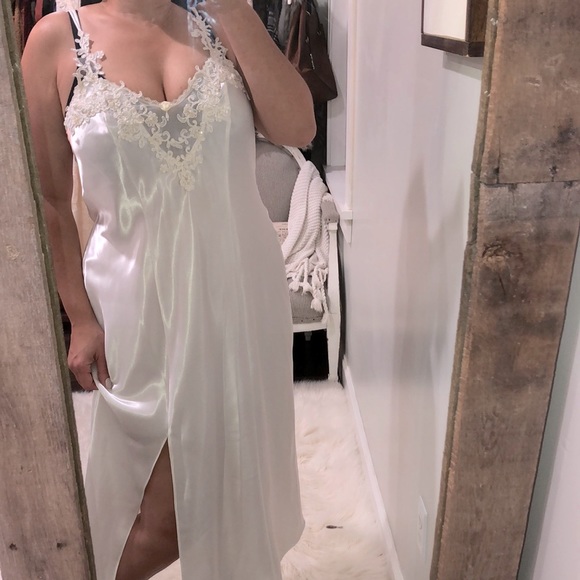 California Dynasty Vintage lingerie - Picture 3 of 5